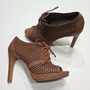 Vince Camuto - Neven Brown Leather Peeptoe Heels in sand/aviator- size 6.5 women